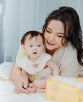 艺人张可昀被家暴！爱人压在她身上暴打，报警后晒“法院保护令”