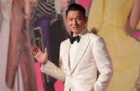 刘德华：身价过亿的天王，亲姐住贫民区廉价出租房！网友：活该！