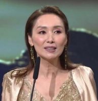 53岁郭可盈近照曝光，高清镜头下零皱纹，一脸冻龄皮肤白皙