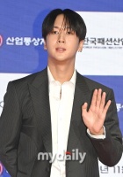 成员RAVI曝入伍体检造假 VIXX临时取消粉丝签名会