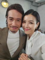 陈豪不用开工特意开车接送陈茵媺 还请全剧组吃东西很大方