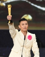 陈山聪夺视帝后请圈中好友吃饭 与胡定欣袁伟豪胡蓓蔚等开心相聚