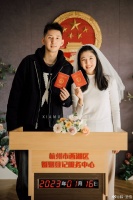 国羽又一世界冠军结婚，25岁就事业爱情双丰收，李克勤夫妇送祝福