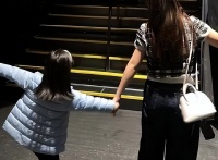 甘比完胜吕丽君，赢得了千亿家产，梁洛施却黯然出局选择信奉佛教