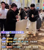 小杨哥公司开年会太豪横，开席50桌，明星送祝福，网传年入100亿