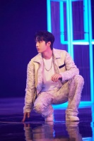 杜华坑王一博？陈飞宇张婧仪撕逼？林允得罪邻居？任豪抱大腿？陆虎炒作求婚？佘诗曼没戏了？