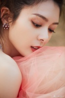 傅菁新春大片太美了，身材曼妙优雅从容天仙下凡呀……