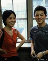 知名演员闫妮情史太坎坷，前夫早已娶妻生子，而她却难遇良人