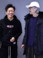 周星驰跟王宝强的对话笑不活了 王宝强：蟑螂为什么叫小强？