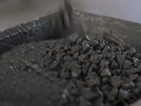 拥有的越来越多，失去的也越来越多了