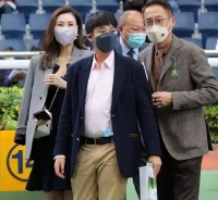 12岁许建彤已挺着大肚腩，将继承几百亿物业，光收租一年就十几亿