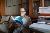 《喧哗与骚动》译者李文俊辞世，堪称文学界的“字幕组”