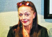 资深女星丽莎洛林去世，享年64岁，患严重中风，家人忍痛拔管