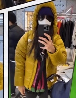 张柏芝疑带男友与孩子逛街，两人十指紧扣秀恩爱，男方身份引猜测