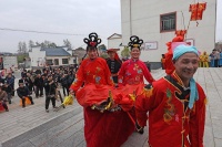 江西东乡：非遗表演迎元宵