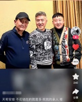 63岁梁天和友人饮酒作乐，挺大肚腩老到快认不出，主动请客太潇洒