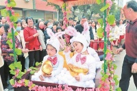 汕头：社区居民披挂上阵热闹迎社日