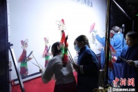 “皮影戏+河南坠子”再现岳飞“精忠报国”