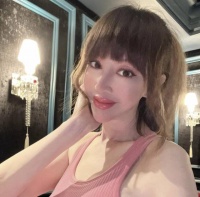 香港知名女星整容到走火入魔！患乳癌容貌大变，失婚后至今单身