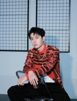 当红男星与顶流女星玩暧昧！私下亲密喊姐姐，女方年纪大会照顾人