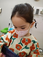 诊所的4岁小姑娘，高颅顶，美得沁人心脾……