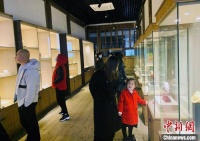 寿山石雕界首位女性中国工艺美术大师黄丽娟传承展 突显人文情怀