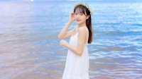 接吻时，男人有以下3个小动作，会让女人更加动情