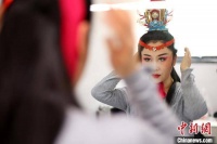 千年古城江苏盱眙“小剧场”演大戏 台前幕后戏味浓