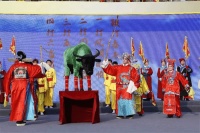 盐城阜宁：民俗庆典“打春牛”精彩上演