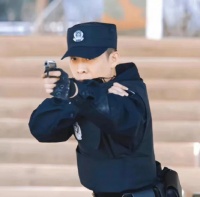 一开始不懂为什么大家馋张译身子……