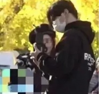 李小璐官宣“新恋情”，男方身份曝光后，网友怒骂：别脏了男神！