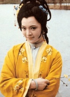 为什么《红楼梦》薛宝钗足智多谋却对付不了嫂子夏金桂？泼妇难惹