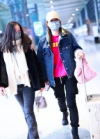 马伊琍文章女儿近照曝光，14岁就长成美娇娘，身材火辣堪比关晓彤