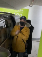 粉丝接机张颂文，张颂文回应大家：我特别谢谢你们……