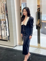 38岁朱珠参加活动近况，现场生图美过精修图，气质成熟风韵十足