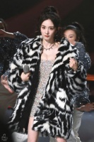 不愧是我幂姐啊！不仅颜值那么高，身材还顶天好！