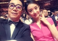 他是国家一级演员范明，娶大6岁美女总裁，婚后23年恩爱如初！