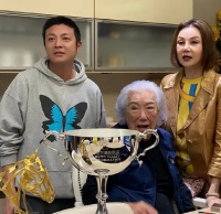 百亿家产的未来接班人，41岁还没有结婚，曾邀百名模特开游艇派对