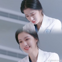 好想抱抱美女……