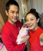 陈凯琳晒三胎儿子满月照，甜蜜告白郑嘉颖