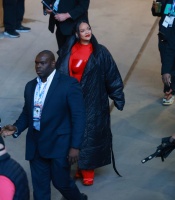 终于来了！2023年超级碗半场战罢，老鹰24-14暂时领先酋长……