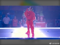 2023超级碗，她来了她来了！