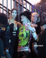 梅根·福克斯暗指枪爷出轨 删未婚夫照片疑似分手