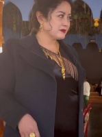 爸爸当年追了八条街的女人， 妈妈这样貌，可以说是倾国倾城吧？