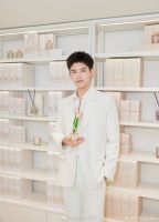 有网友称黄景瑜王鹤棣在发宇难财……