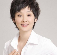 4位著名导演的妻子，原本以为陈红最美，谁知第三位更加惊艳
