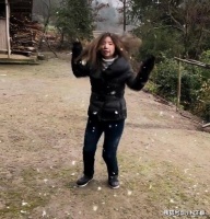 四川：父母棒打鸳鸯，32岁女子精神崩溃成痴儿，生活处境让人唏嘘