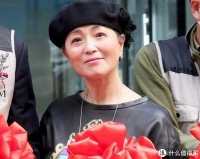 为什么很多港星在内地定居？苑琼丹：来内地片酬从20万元涨到1200万