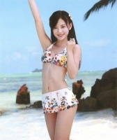 婧祎妈妈年轻时照片被曝出，生图美到让人移不开眼，基因果然强