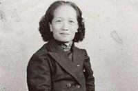 历史上的十三姨过得并不好，19岁嫁给54岁的黄飞鸿，一生无儿无女